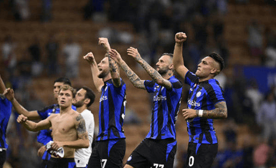 轰33+5+9创新高，4号秀真不得了！弗拉格别以为你的最佳新秀稳了（33+5+9创生涯新高，四号秀太能打！弗拉格的最佳新秀悬了）