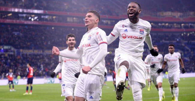 拜仁在联赛71次战胜斯图加特，创造德甲最多胜场纪录（拜仁联赛对斯图加特第71次取胜，创德甲最多胜场新纪录）