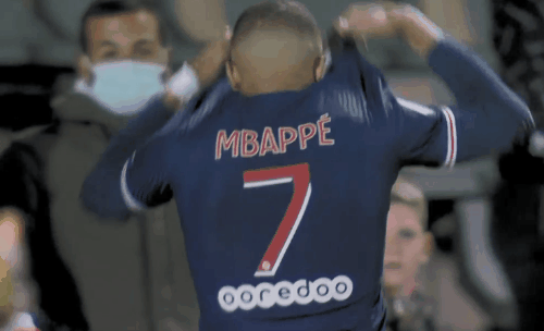 邓加：维尼修斯是足球层面的领袖，而非更衣室领袖（邓加：维尼修斯的领导力体现在比赛中，而非更衣室）