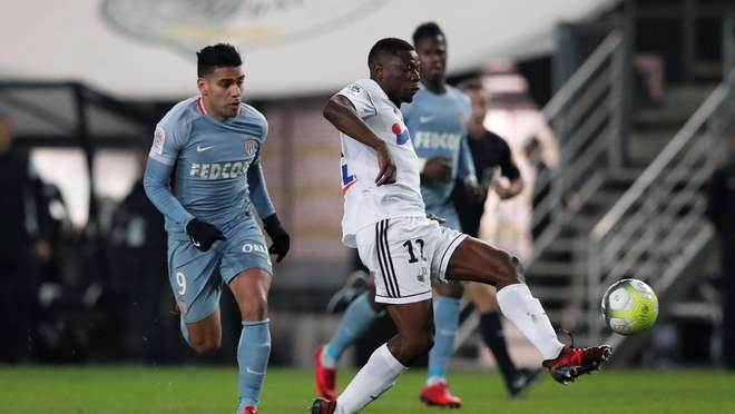 队报专栏：对阵毕尔巴鄂竞技，杜埃复出并小试牛刀（队报专栏：复出首秀对阵毕尔巴鄂竞技，杜埃小试身手）