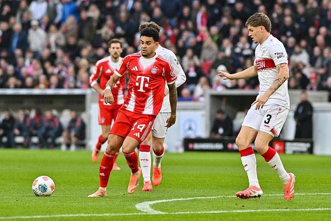 博主：客战广岛三箭申花远征军约300人，而且带着鼓（博主称申花客战广岛三箭约300名远征球迷携鼓助威）