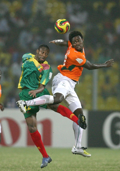 WTT总决赛：王楚钦／孙颖莎战胜印度组合，收获赛事开门红（WTT总决赛：王楚钦／孙颖莎力克印度组合，迎来开门红）