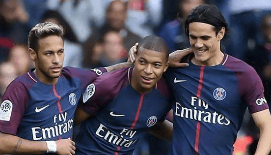 贵州12岁跳水小将全运会出场时做C罗庆祝动作：我喜欢C罗（全运会赛场，贵州12岁跳水新星亮相模仿C罗庆祝：表示喜欢C罗）