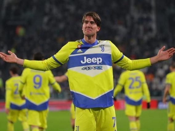 林加德难救主！主场不敌金泉，首尔已确定无缘下赛季亚精英赛（林加德独木难支，首尔主场不敌金泉，来季无缘亚精英赛）