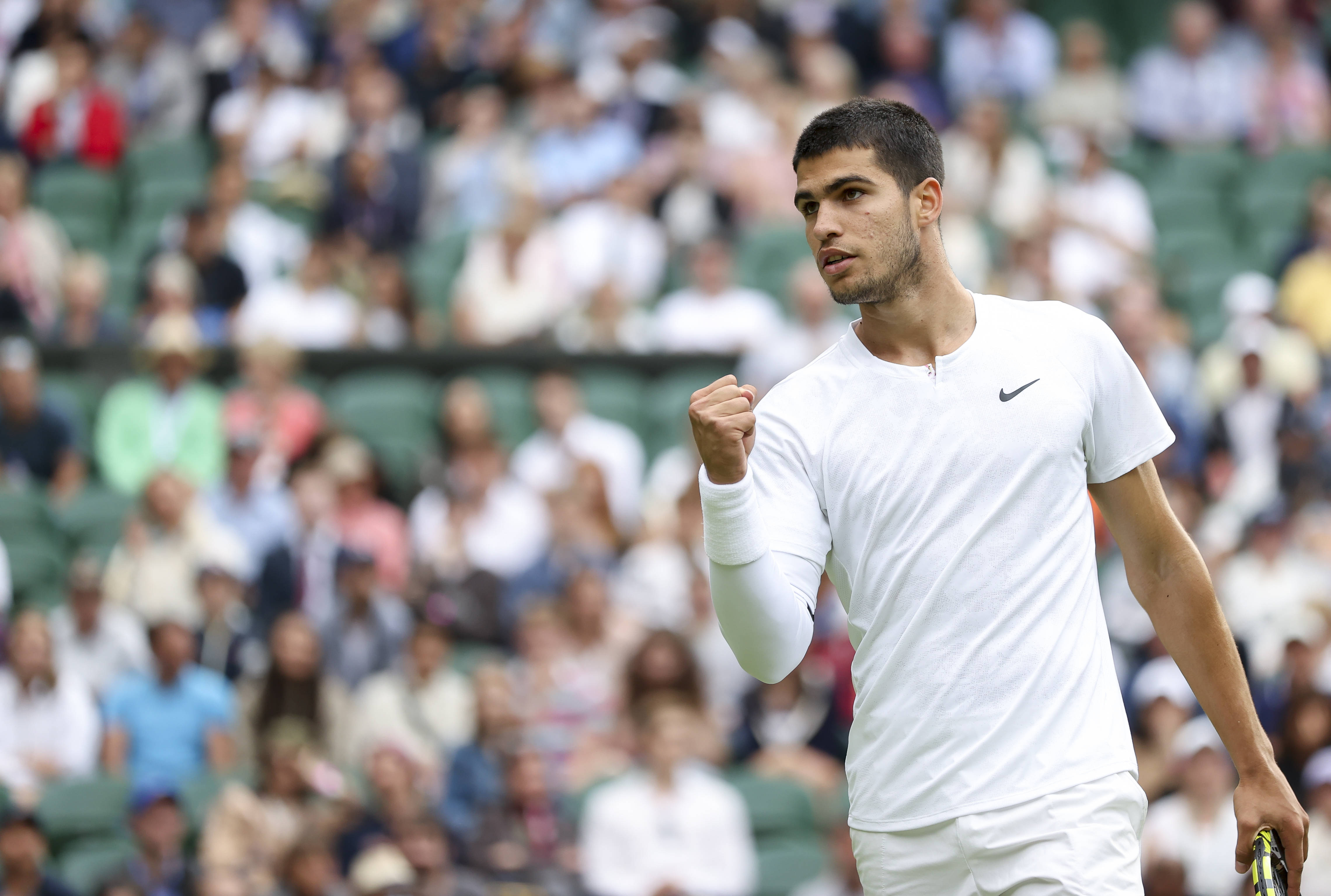 足球中俱乐 足球中俱乐